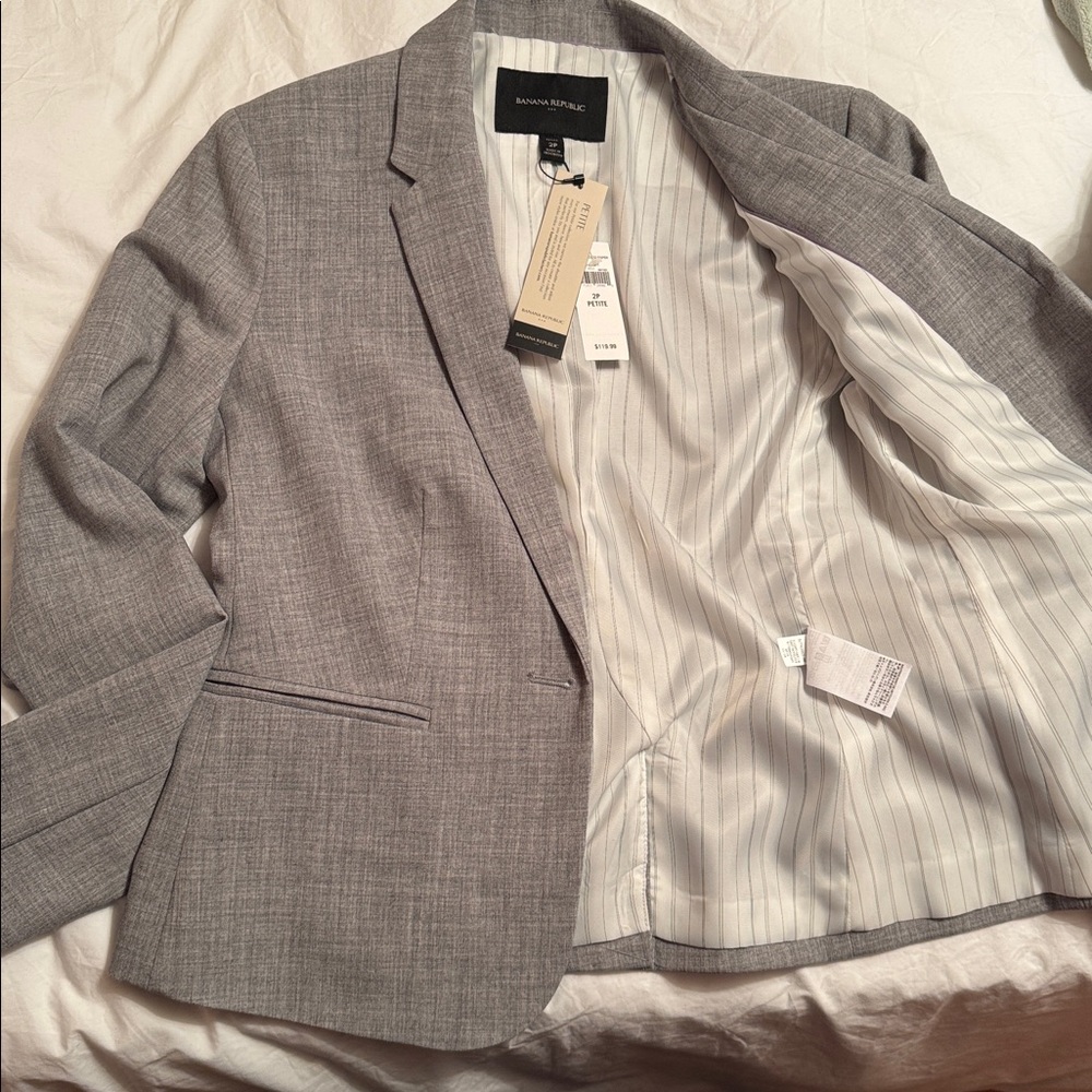 Banana Republic Light Gray Women’s Petite Blazer - Picture 4 of 5